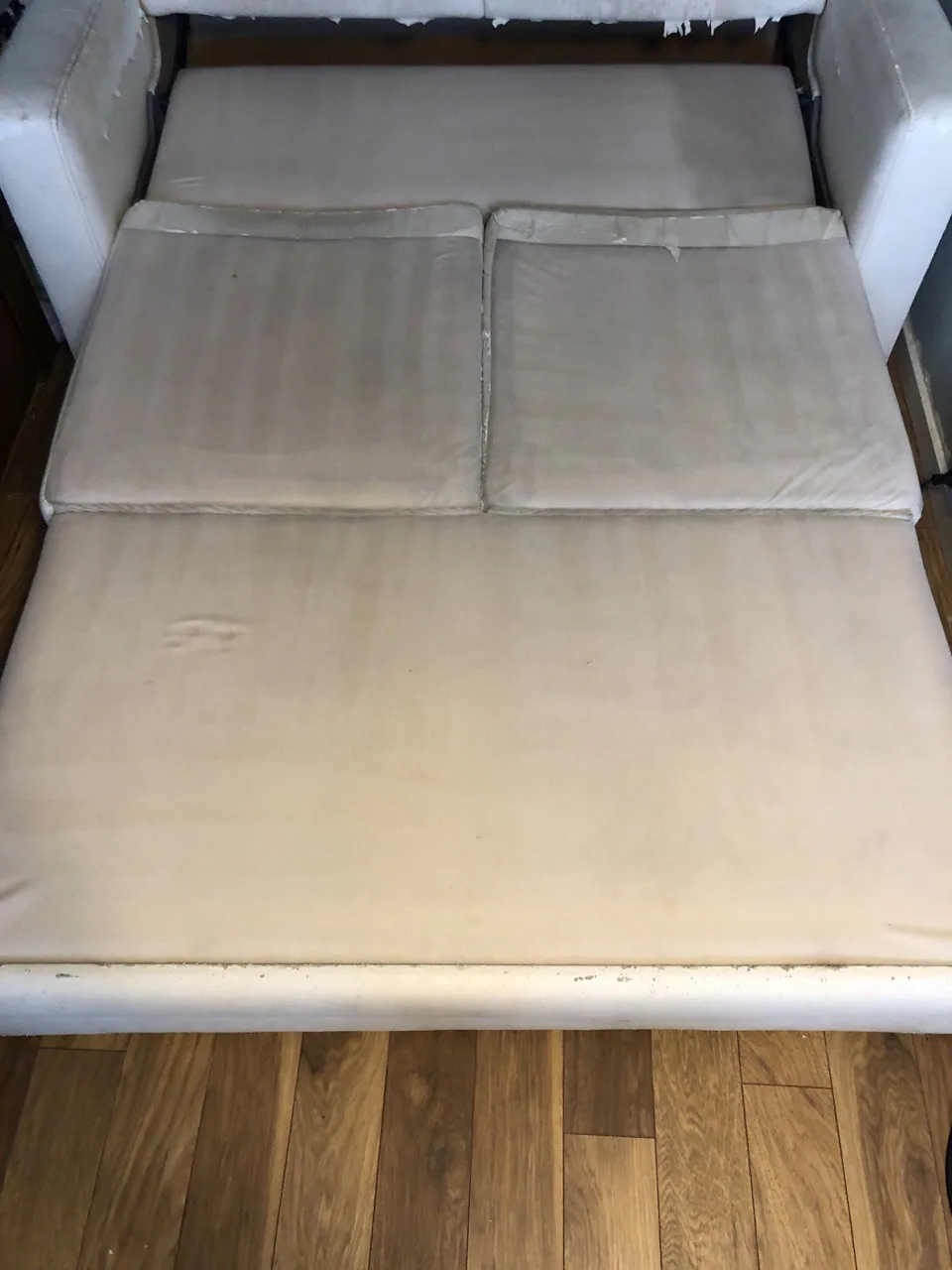 Sofa rozkladana — po czyszczeniu